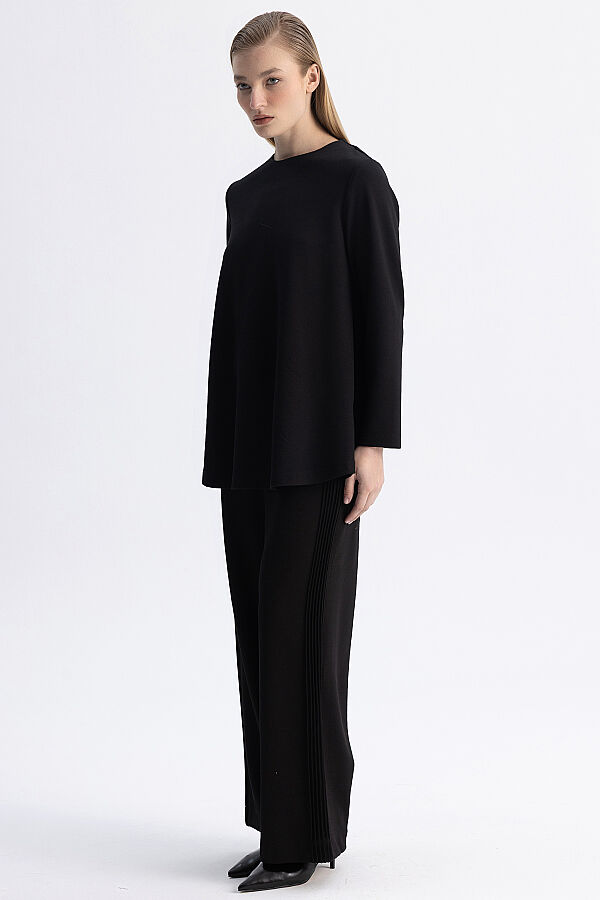 Minimal Kesim Yuvarlak Yaka Tunik Siyah - 2