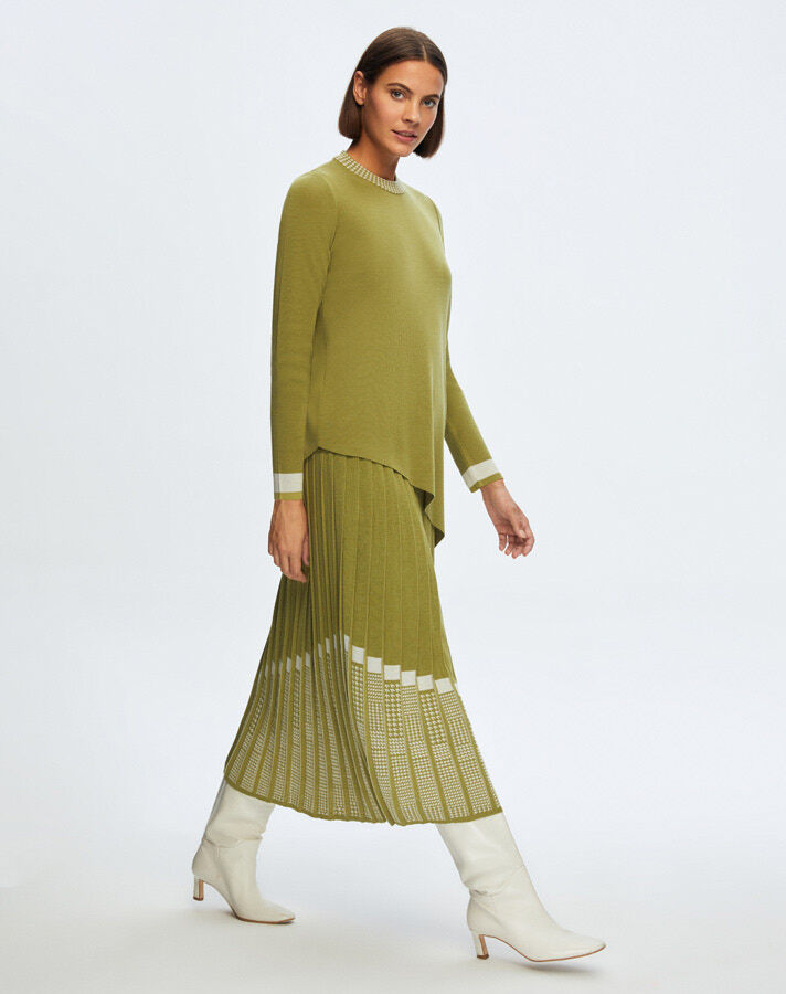 T24K-2001 Asymmetrical Patterned Pleat Skirt - 1