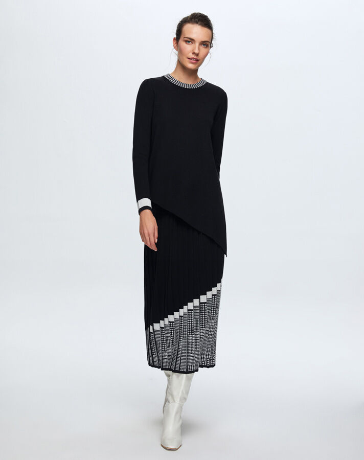 T24K-2001 Asymmetrical Patterned Pleat Skirt - 11