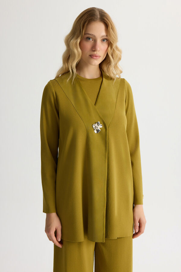 Brooch Detailed V-Neck Jacket - 1