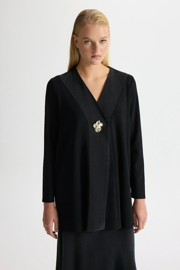 Brooch Detailed V-Neck Jacket - 1