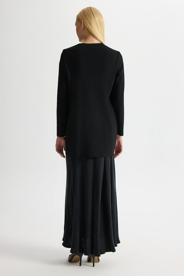 Brooch Detailed V-Neck Jacket - 2