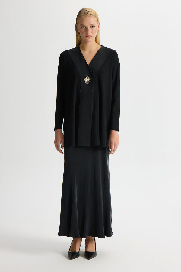 Brooch Detailed V-Neck Jacket - 3