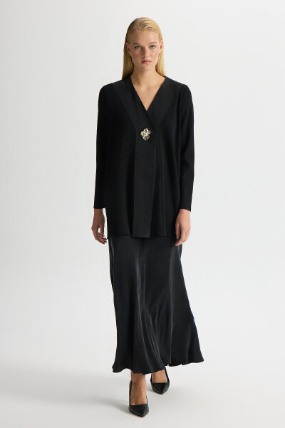 Brooch Detailed V-Neck Jacket - 5