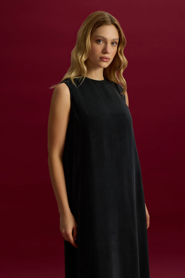Solid Color Sleeveless Cupro Dress - 3