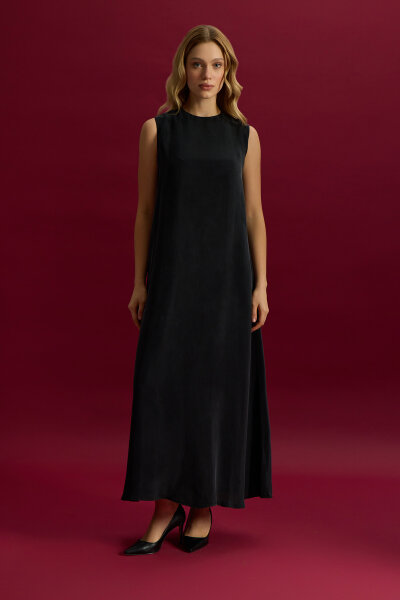 Düz Renk Kolsuz Cupro Elbise Siyah 