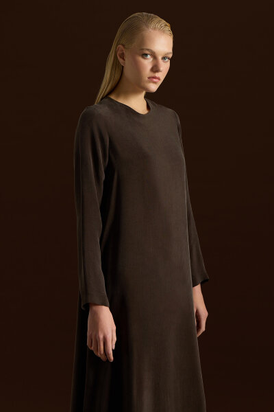 Düz Renk Uzun Kollu Cupro Elbise Kahverengi - 2