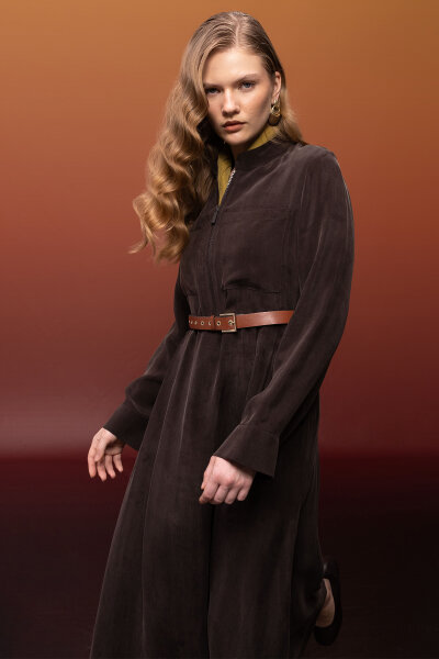 Önü Fermuarlı Hakim Yaka Cupro Elbise Kahverengi - 3