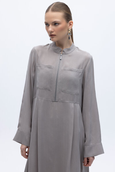 Önü Fermuarlı Hakim Yaka Cupro Elbise Gri - 4