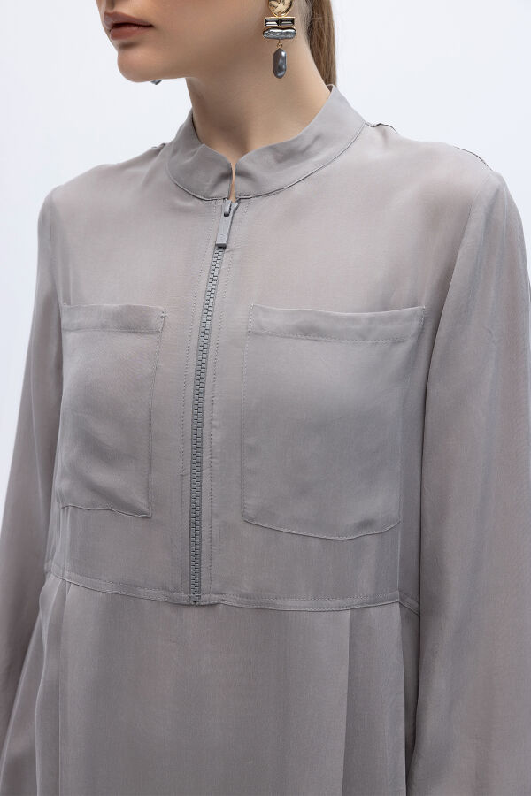 Önü Fermuarlı Hakim Yaka Cupro Elbise Gri - 5