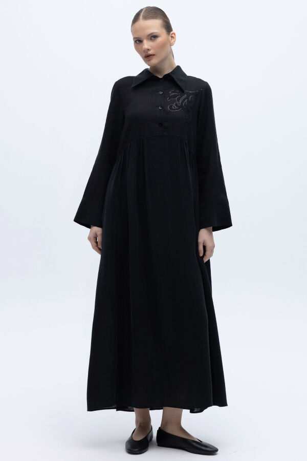 Önü Pul Nakışlı Uzun Elbise Siyah - 1