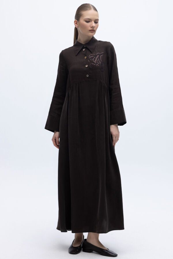 Önü Pul Nakışlı Uzun Elbise Kahverengi - 3