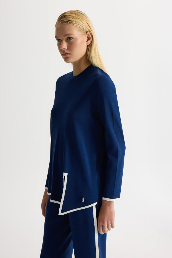 Knit Tunic with Front Slit and Tiktok Detail - 2