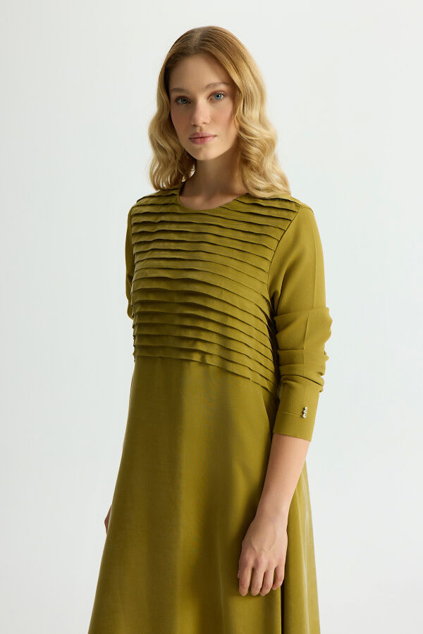 Plise Detaylı Düz Renk Cupro Elbise Amber - 2