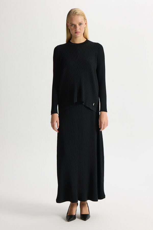 Relaxed Cut Ribbed Knit Skirt - 1