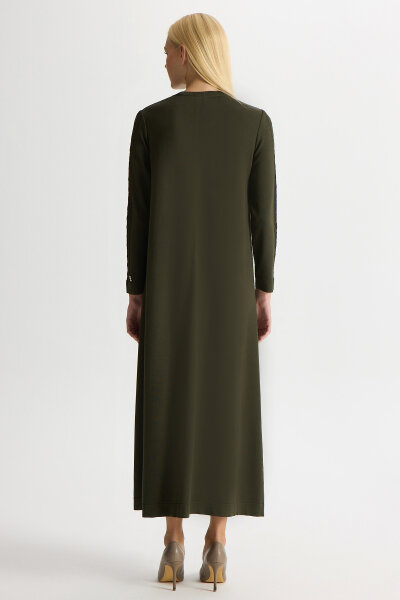 Plain Color Dress with Braided Hair - 4