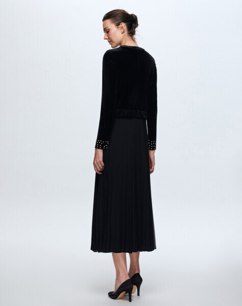 İncili Kadife Siyah Elbise - 5