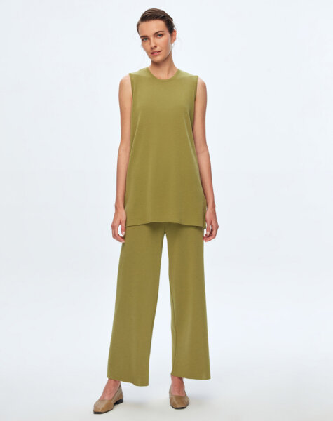 Sleeveless Basic Tunic 