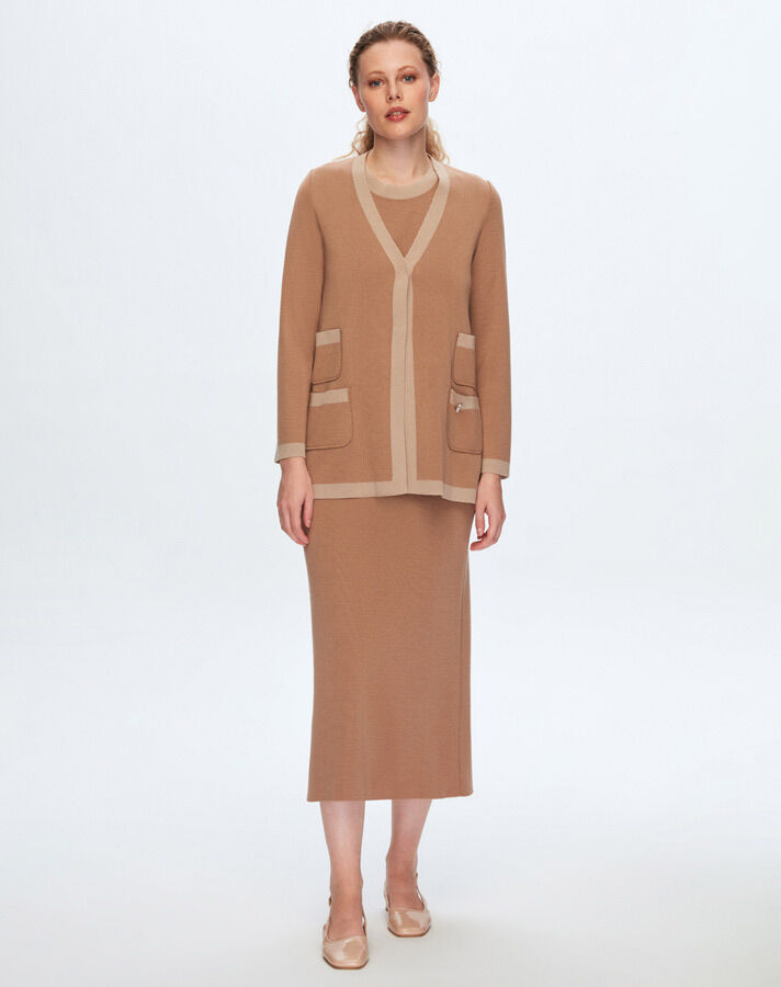 T24K-6041 Yakası Renkli Kolsuz Triko Tunik CORO-CAMEL - 1