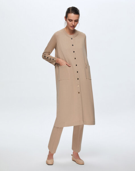 T24K-9022 Düz Renk Düğmeli Uzun Hırka CORO-CAMEL 