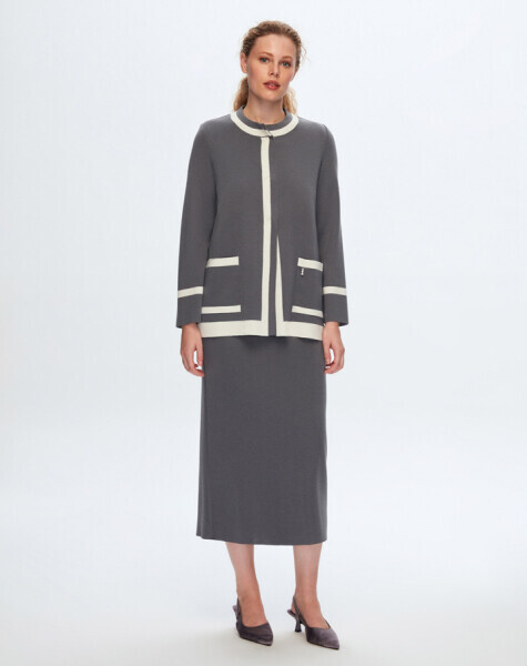 İki Cepli Klasik Gri Hırka - 1