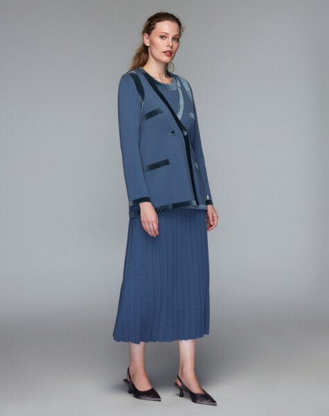 Kadife Detaylı Klasik Mavi Hırka - 4