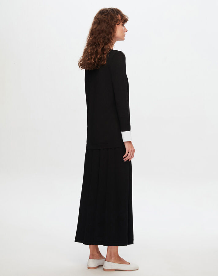 T24Y-2005 Thick Pleated Skirt with Striped Hem - 11