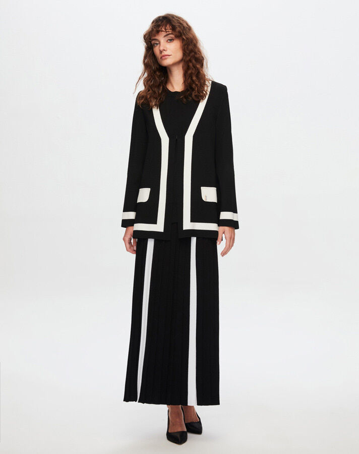 T24Y-2009 Skirt with White Stripe on the Front - 15