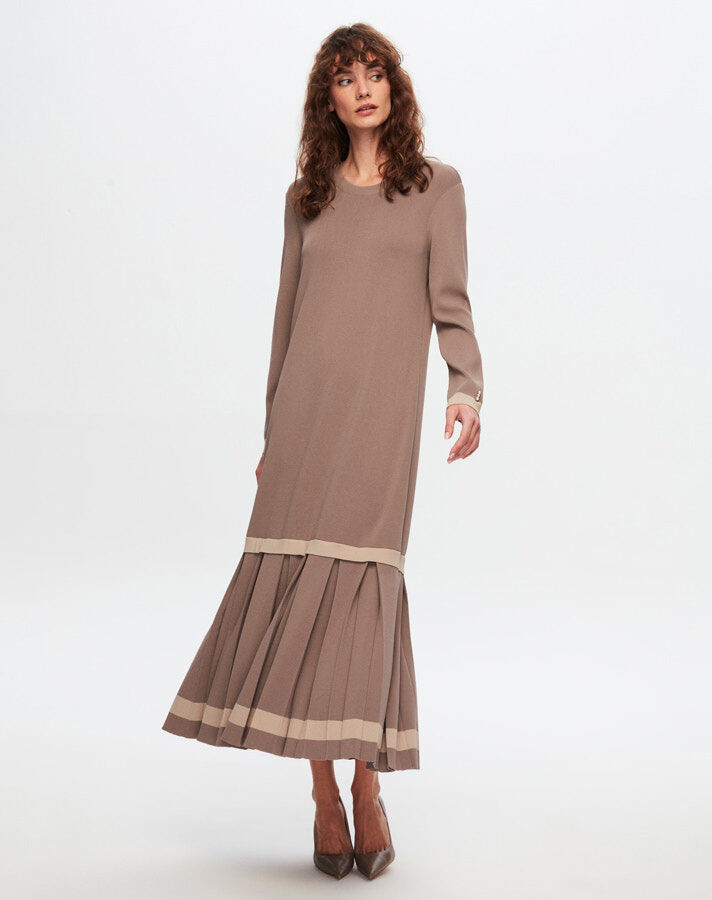 T24Y-4010 Dress with Plain Pleat Detail on the Top - 2