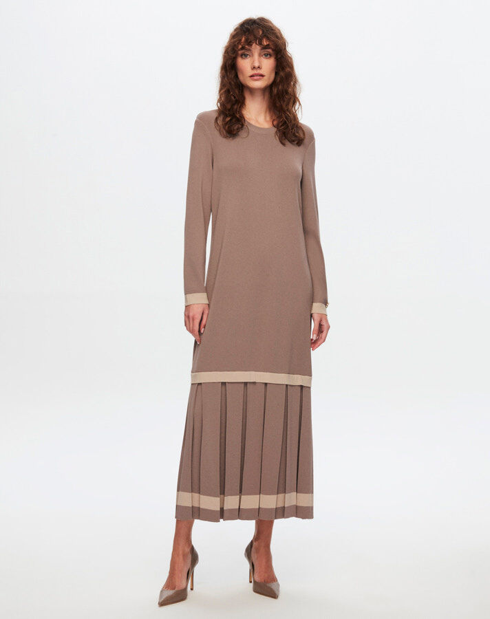 T24Y-4010 Dress with Plain Pleat Detail on the Top - 1