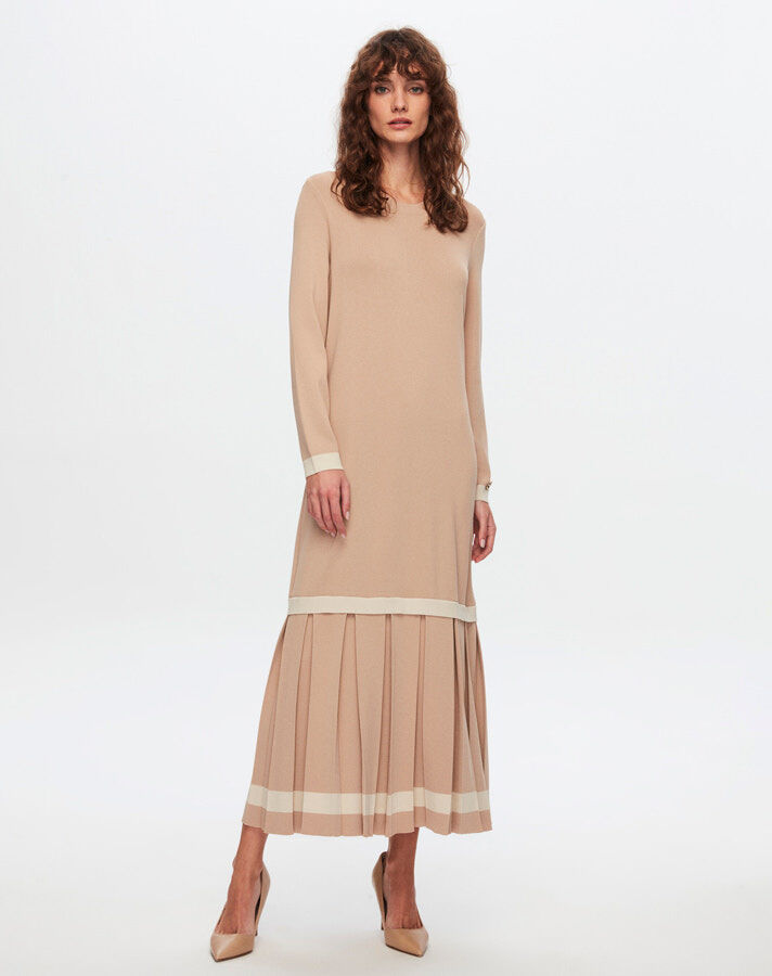 T24Y-4010 Dress with Plain Pleat Detail on the Top - 10