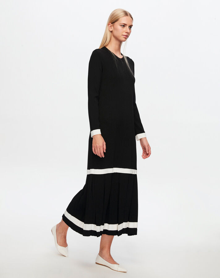 T24Y-4010 Dress with Plain Pleat Detail on the Top - 13