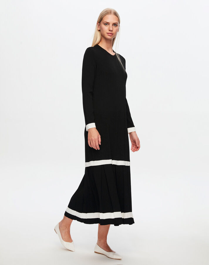 T24Y-4010 Dress with Plain Pleat Detail on the Top - 14