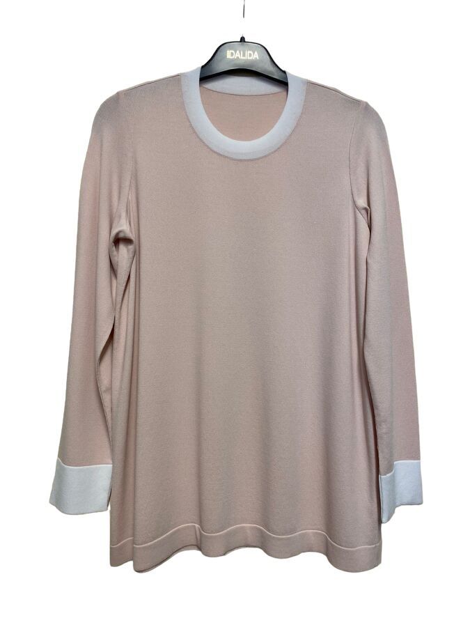 T24Y-6017 Tunic with Bag Detail on Collar and Wrist - 9