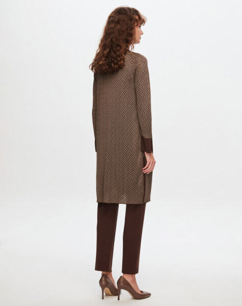 T24Y-9027 Zigzag Desenli Parlak Triko Hırka 1084-CACAO - 2