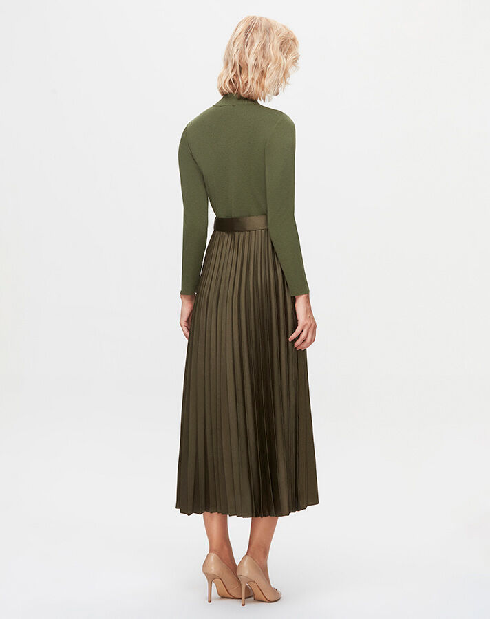 T25K-4017 Satin-Knitted Pleat Dress with Pockets - 6