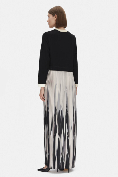 Eteği Desenli Triko Siyah Elbise - 2