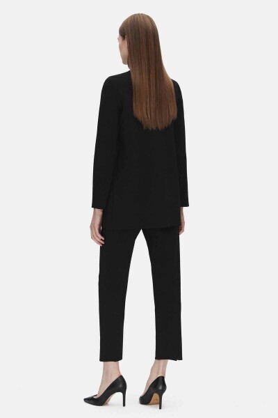 Aksesuar Detaylı Düz Renk Siyah Hırka - 2