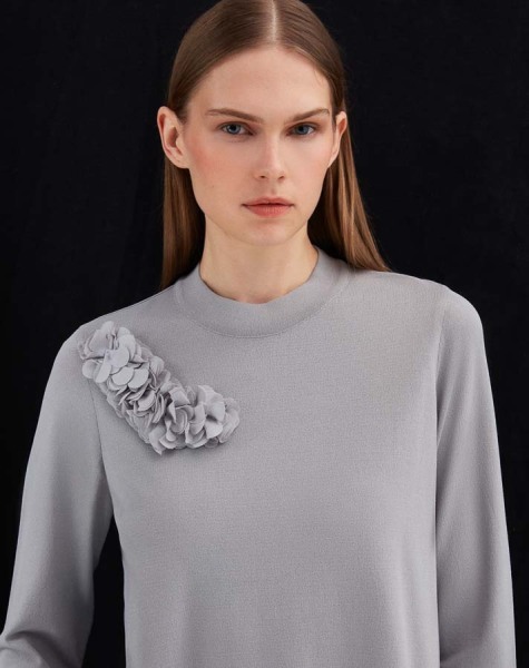 Arkası Cupro Önü Gül Broşlu Triko Gri Tunik - 2