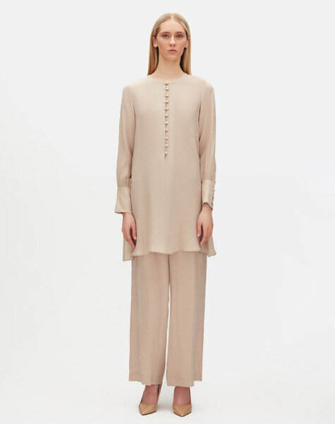 Yuvarlak Yaka Brit Detaylı Taş Rengi Tunik 