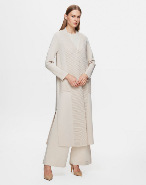 Bekletme Detaylı V Yakalı Uzun Kum Rengi Hırka - 1