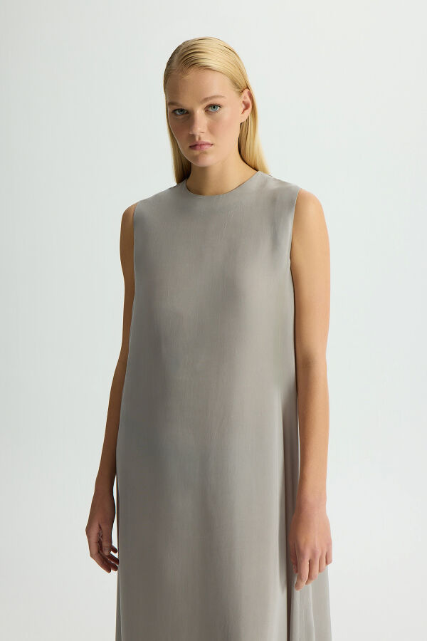 Düz Renk Kolsuz Cupro Elbise Gri - 2