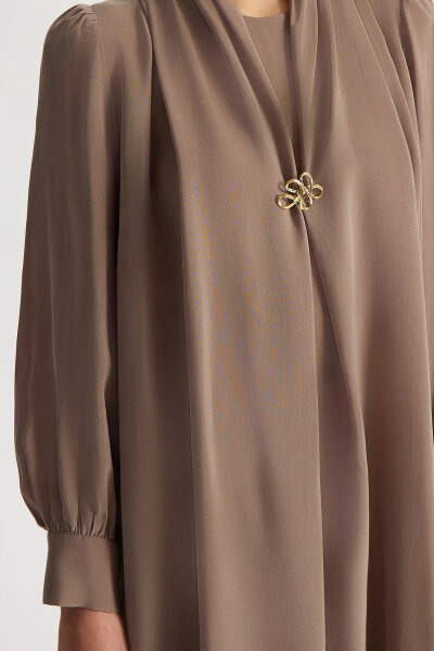 Brooch-Detailed Cupro Dress - 4
