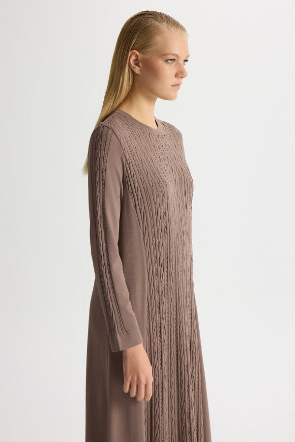 Plain Color Dress with Braided Hair - 3