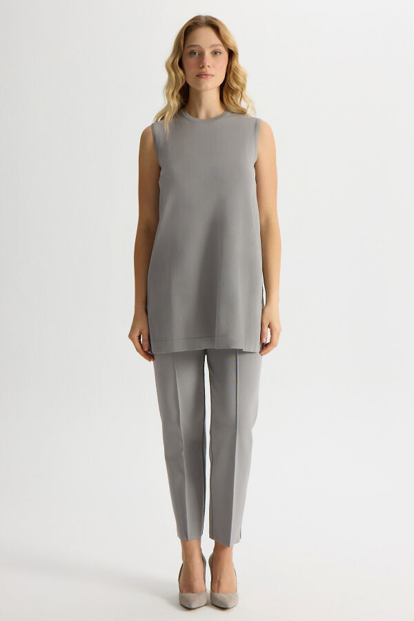 Basic Sleeveless Knit Tunic - 1