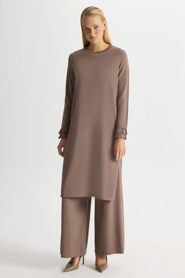 Yakası İnci Detaylı Uzun Triko Tunik Kahverengi Pudra - 1