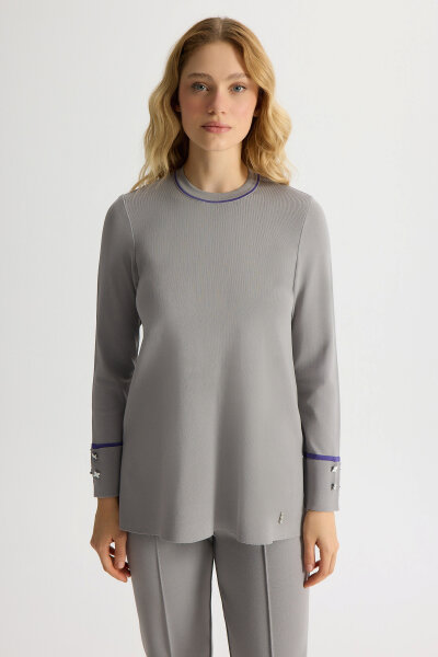 Knitted Tunic with Ankle Accessory 
