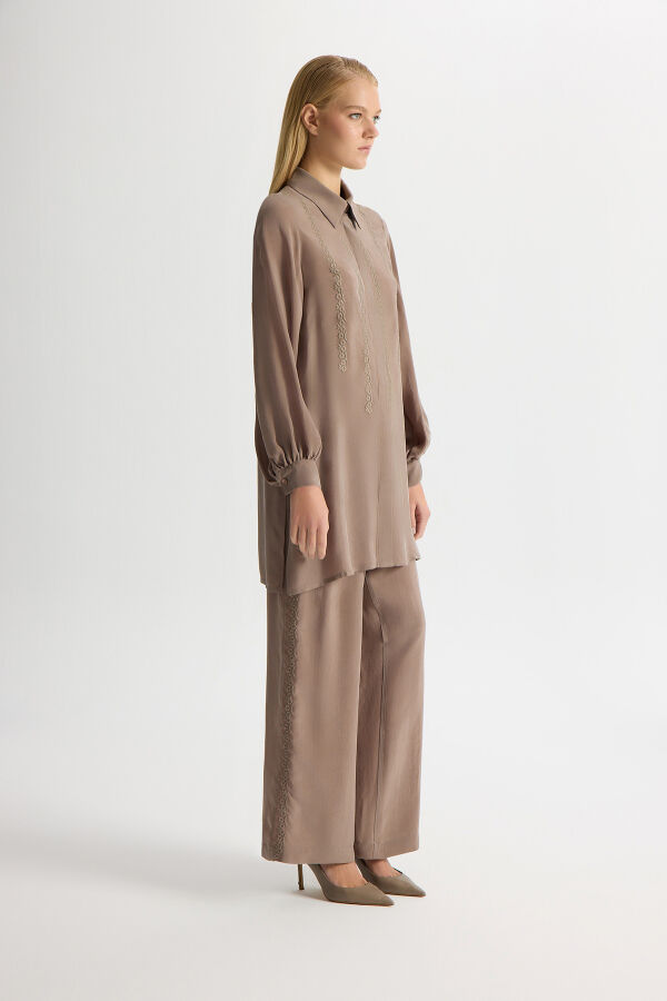 Yanları Nakışlı Bol Paça Cupro Pantolon Kahverengi Pudra - 3