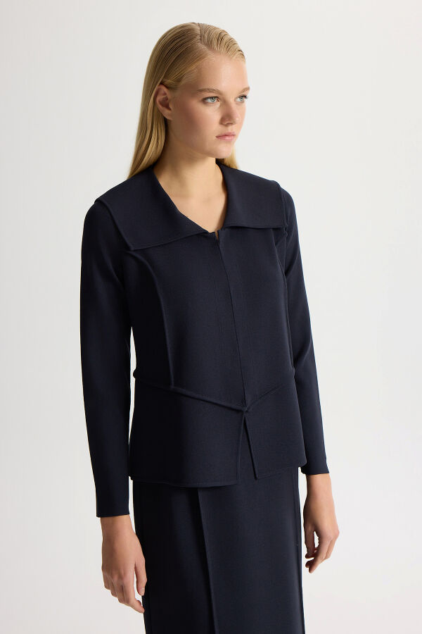 Stylish Knitwear Jacket with Collar Detail - 1