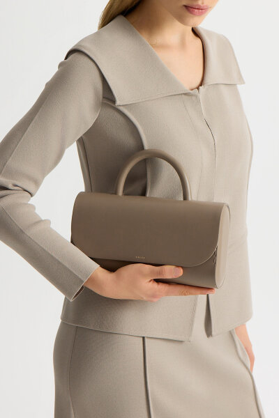 Stylish Knitwear Jacket with Collar Detail - 3